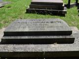 image of grave number 689573